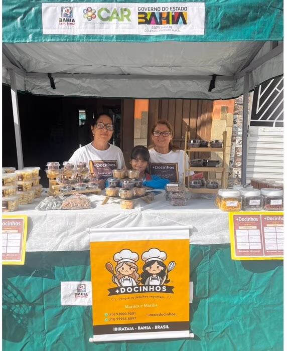 Mariléa e Marília na barraca da Mais Docinhos durante a Feira da Agricultura Familiar