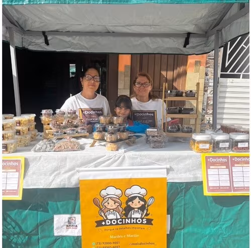 Mariléa e Marília na barraca da Mais Docinhos durante a Feira da Agricultura Familiar